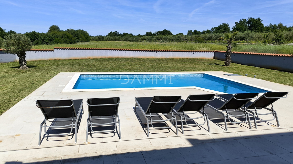 Istra. Vodnjan - vila z bazenom, čudovito dvorišče