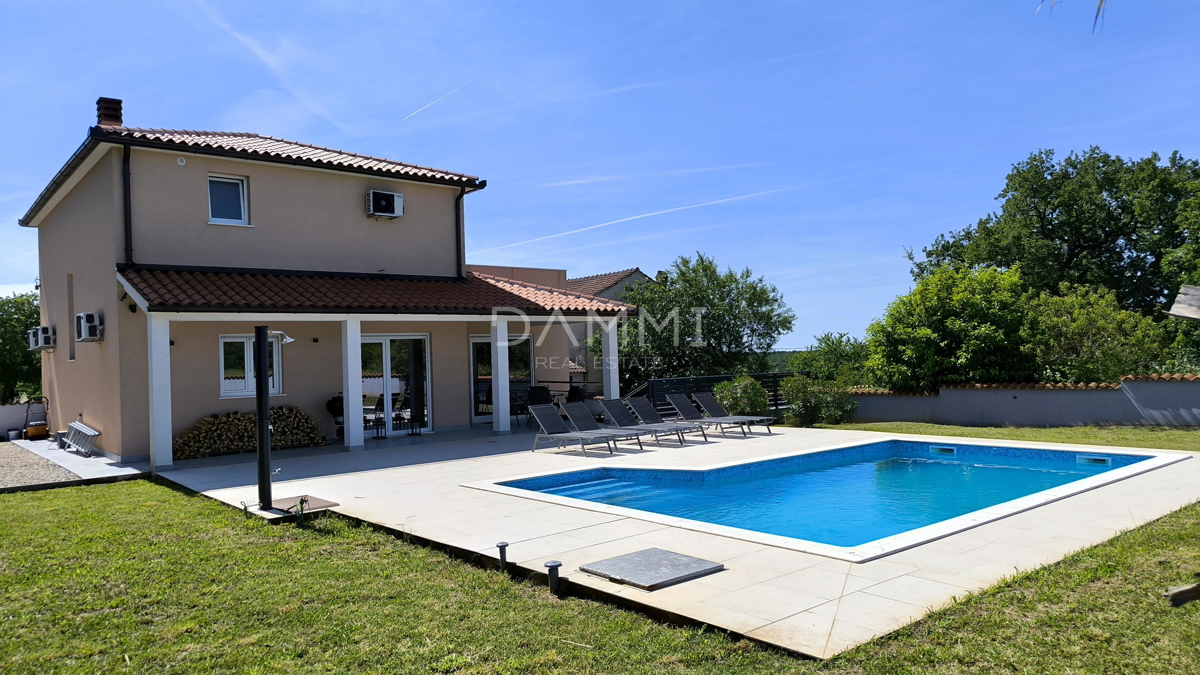 Istra. Vodnjan - vila z bazenom, čudovito dvorišče