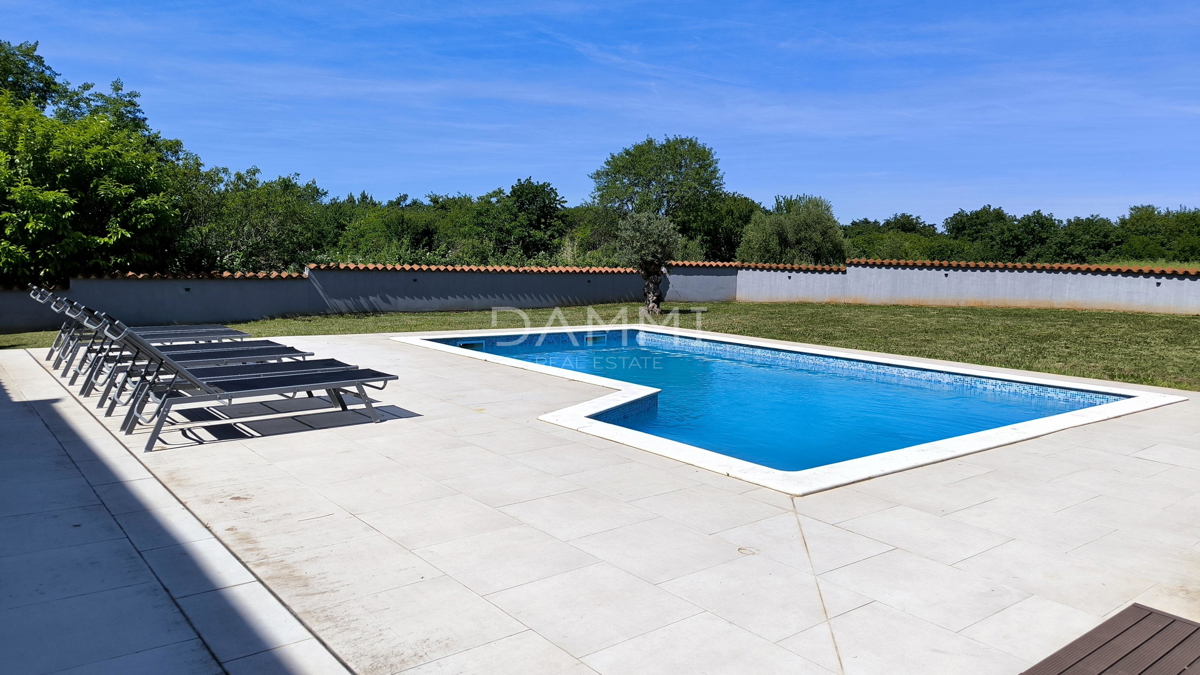 Istra. Vodnjan - vila z bazenom, čudovito dvorišče