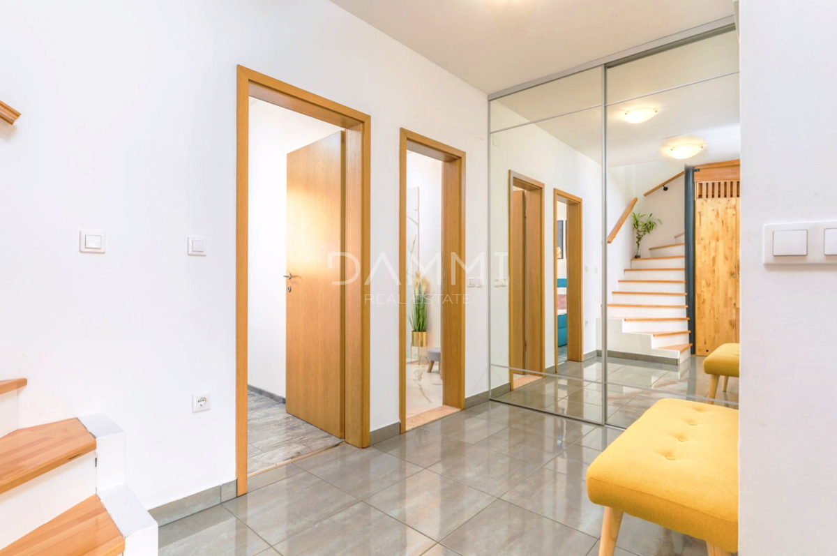 Istra, Valbandon - dvonadstropno stanovanje 500 m od morja