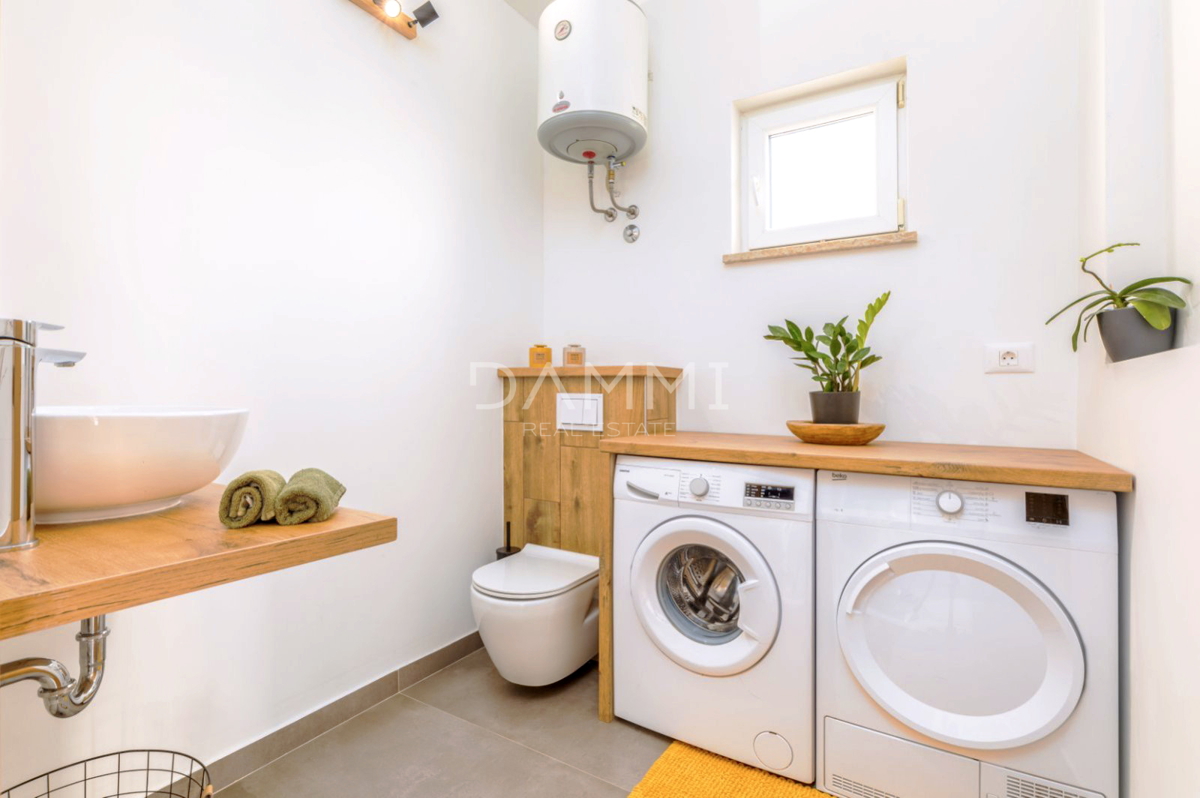 Istra, Valbandon - dvonadstropno stanovanje 500 m od morja