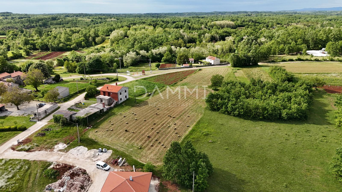 ISTRA, ŽMINJ - Gradbeno zemljišče z odprtim pogledom 1001 m2