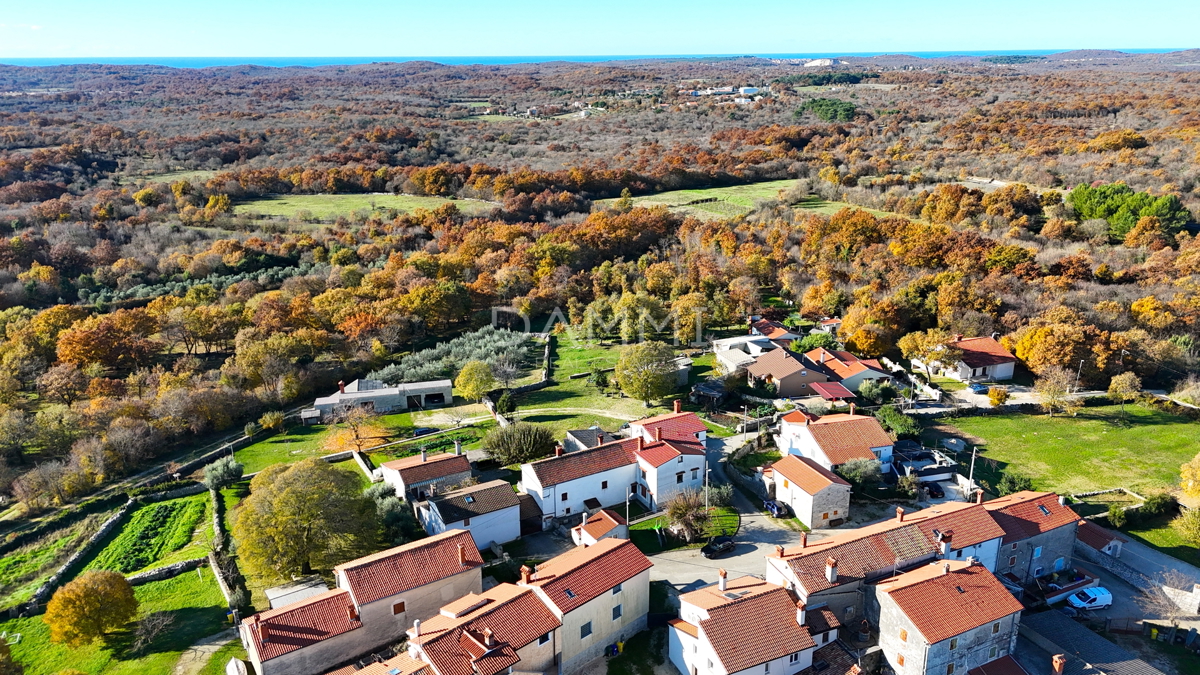 ISTRA, KANFANAR - Hiša visoki roh bau na odlični lokaciji