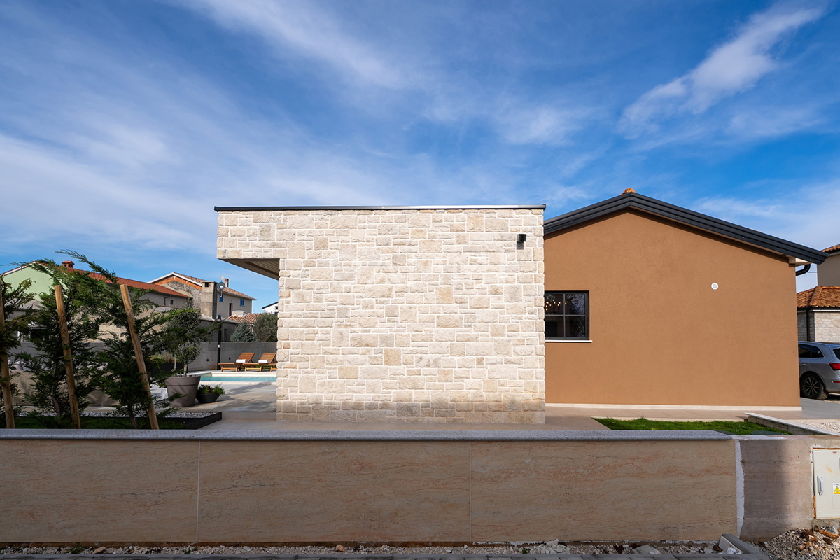 ISTRA, ŽMINJ - Očarljiva enonadstropna hiša z bazenom