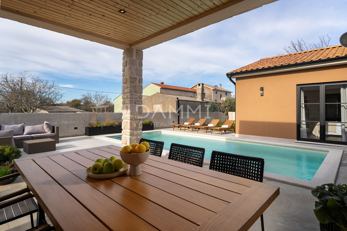 ISTRA, ŽMINJ - Očarljiva enonadstropna hiša z bazenom