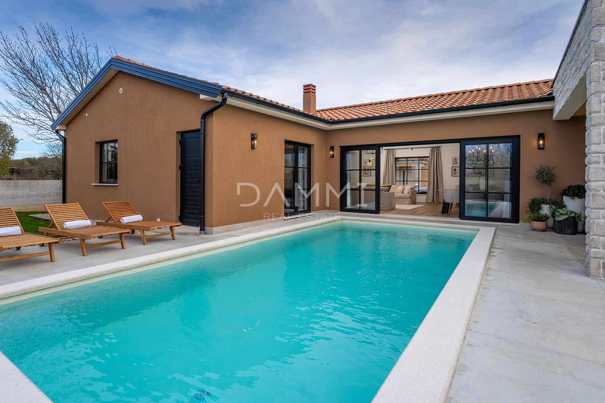 ISTRA, ŽMINJ - Očarljiva enonadstropna hiša z bazenom