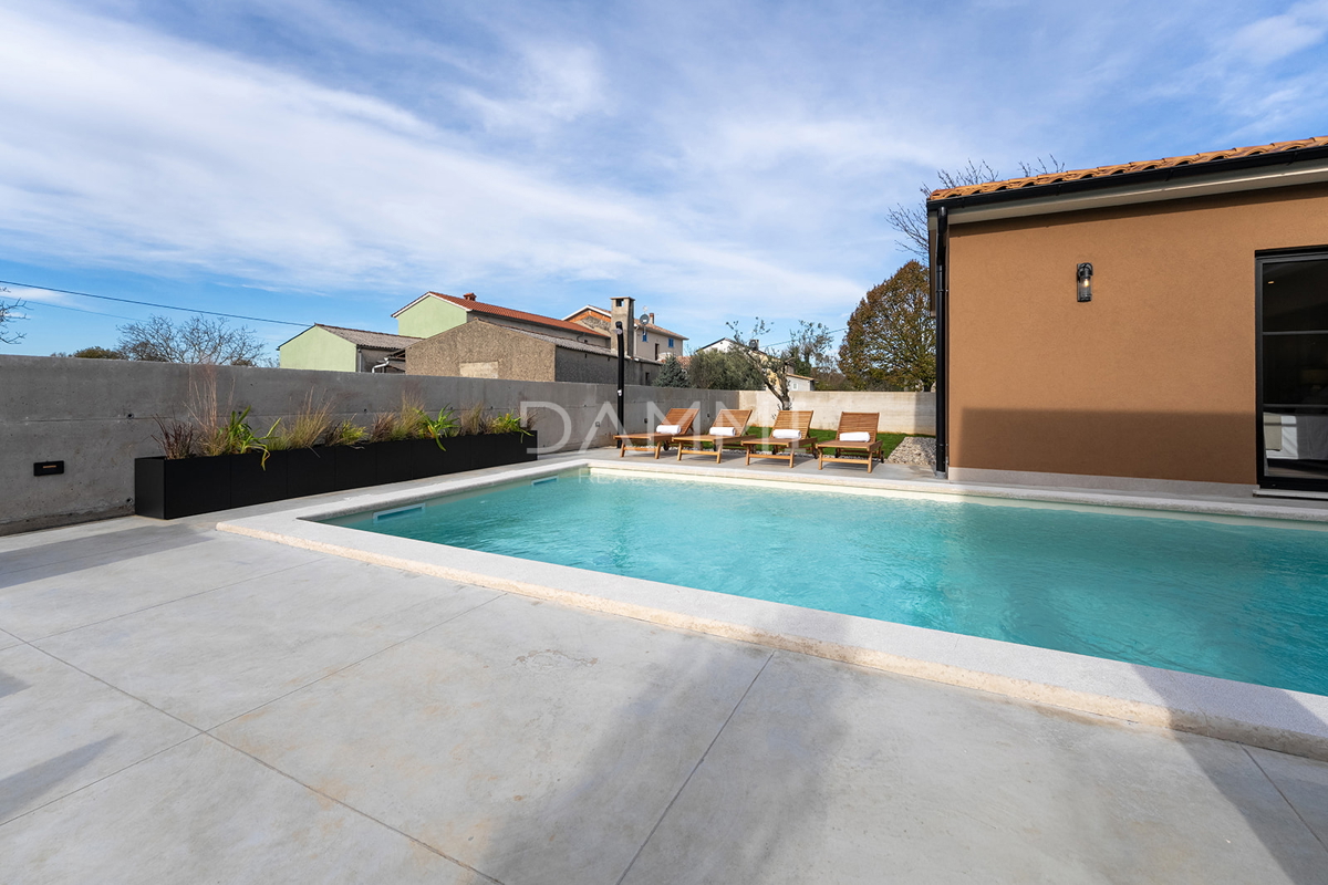 ISTRA, ŽMINJ - Očarljiva enonadstropna hiša z bazenom