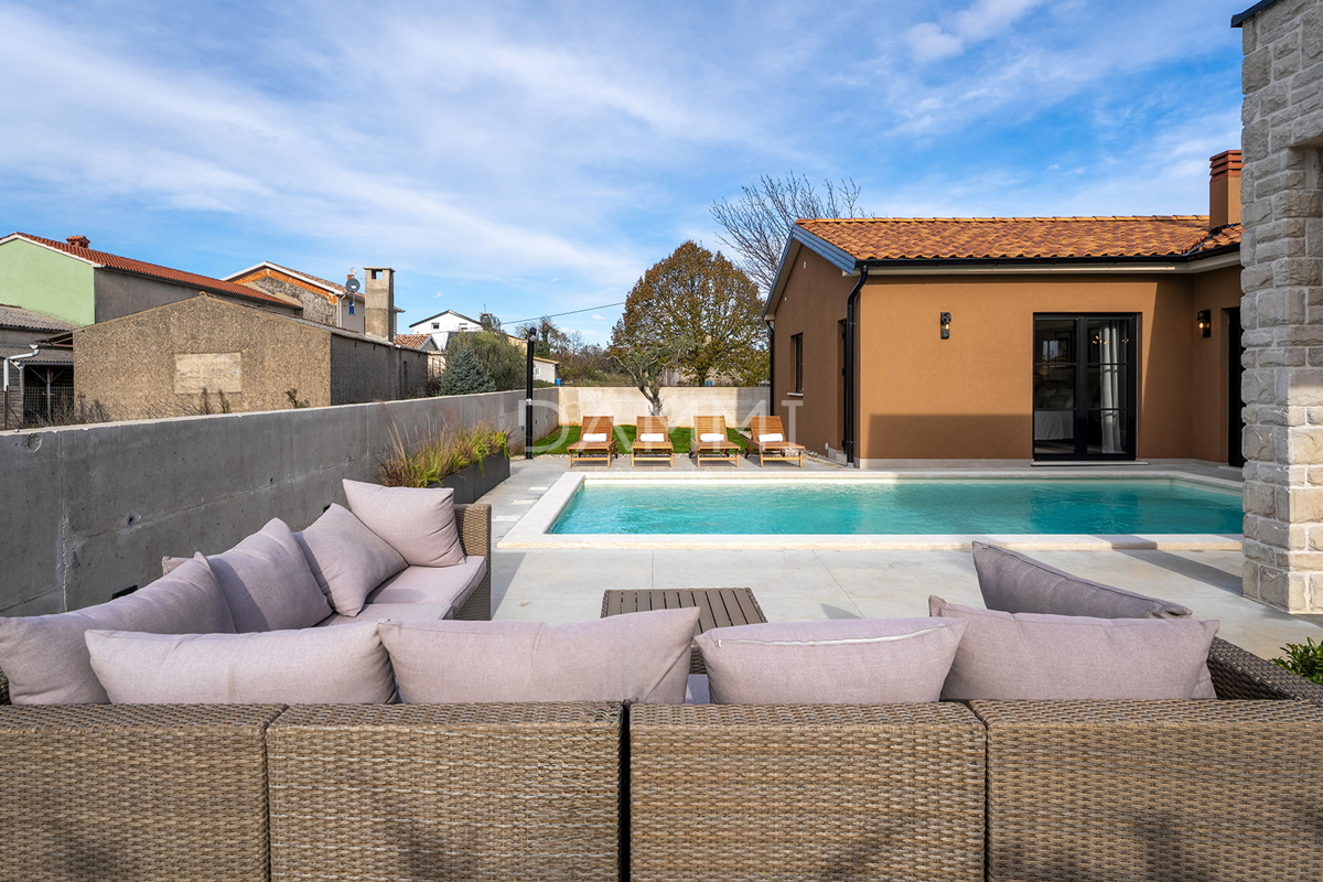 ISTRA, ŽMINJ - Očarljiva enonadstropna hiša z bazenom