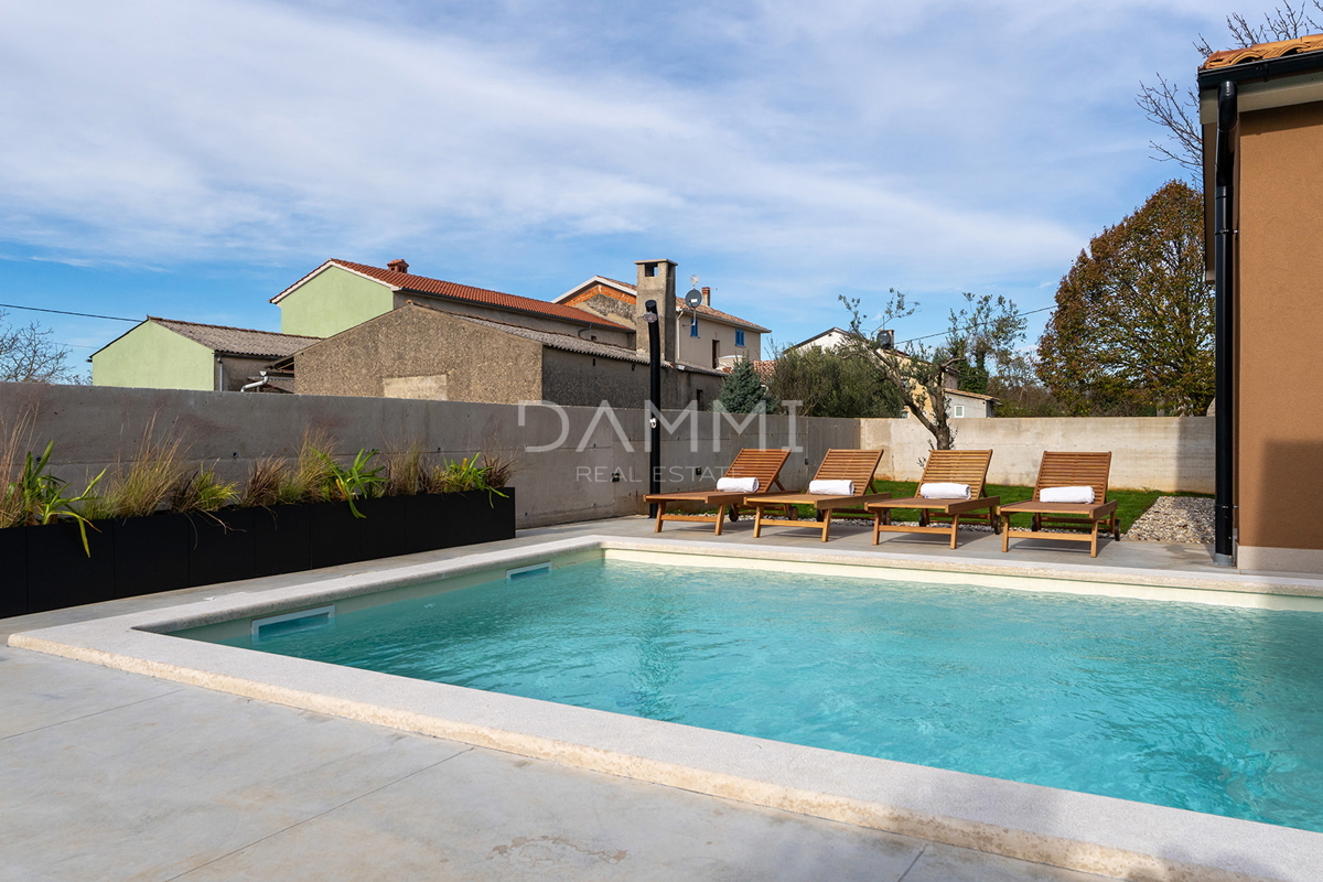 ISTRA, ŽMINJ - Očarljiva enonadstropna hiša z bazenom