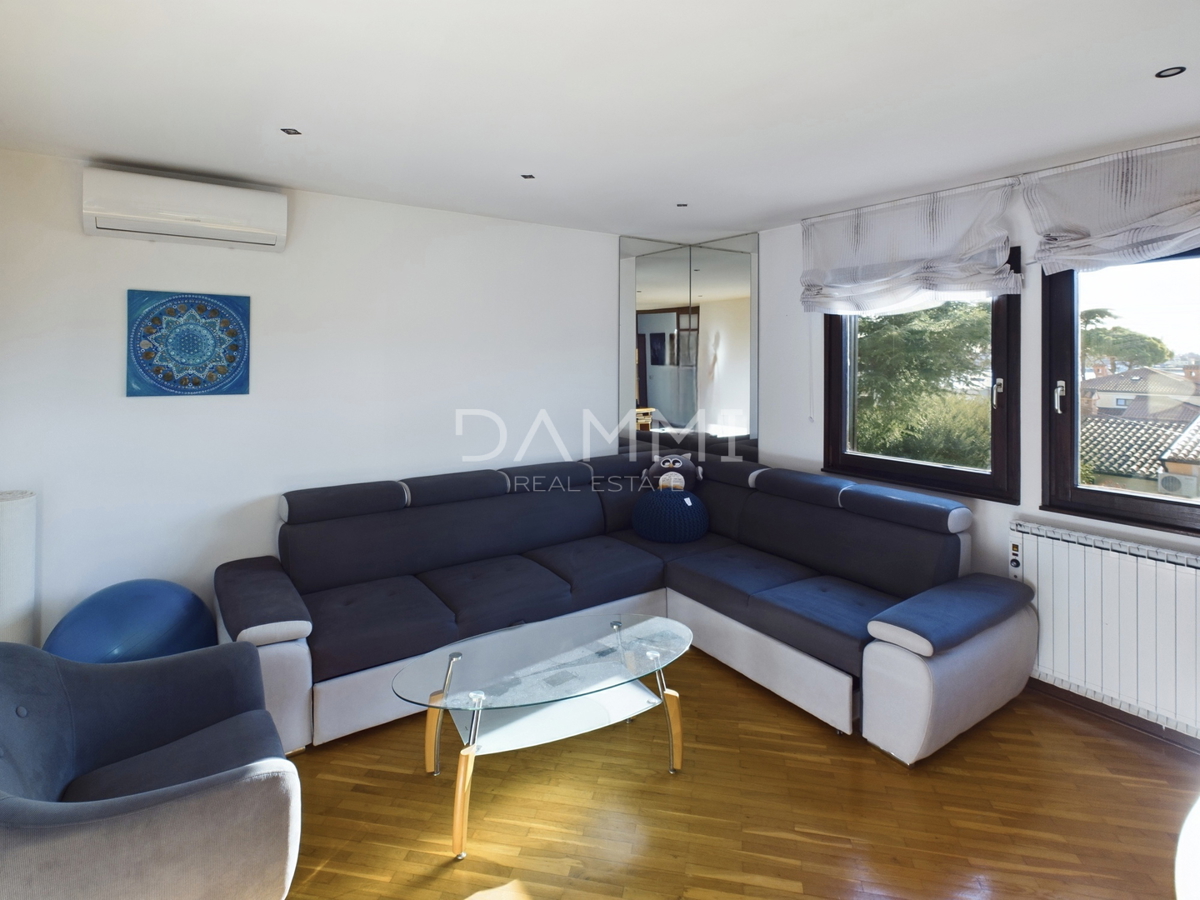 Istra, Umag - samostojna apartmajska hiša, 100 m od plaže, pogled na morje