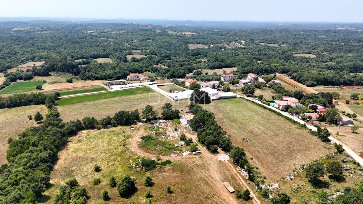 ISTRA, SVETI LOVREČ - Zazidljivo zemljišče za investitorje