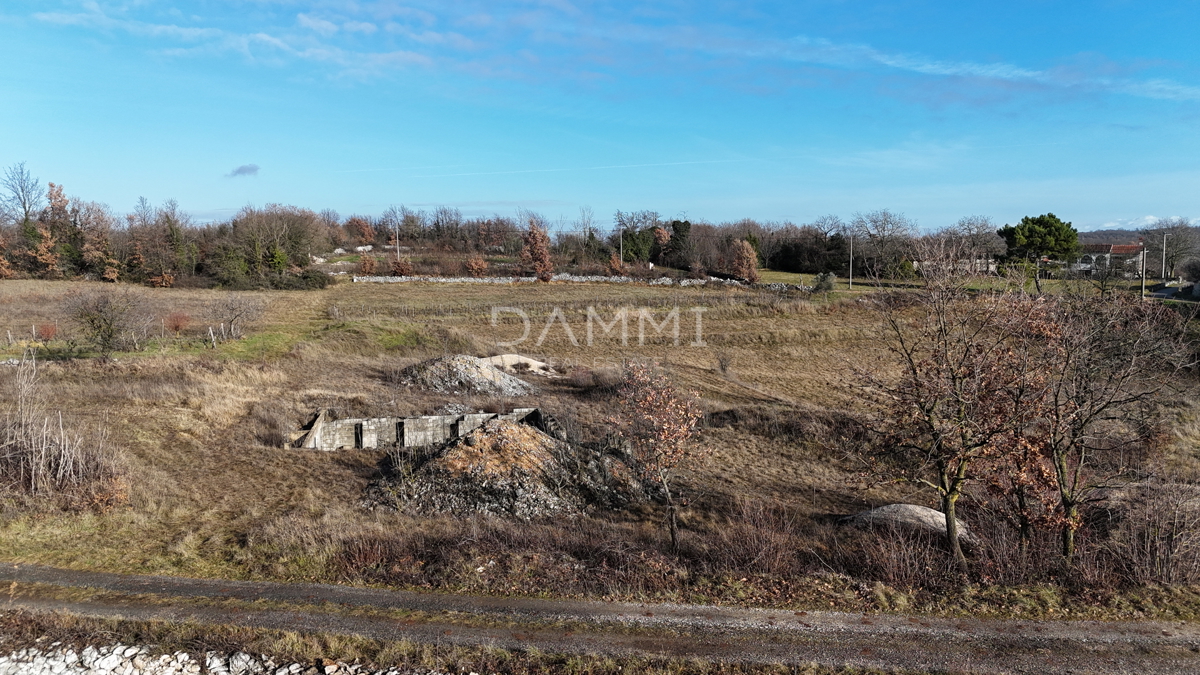 ISTRA, ŽMINJ - Izdvojeno gradbeno zemljišče 1255 m2