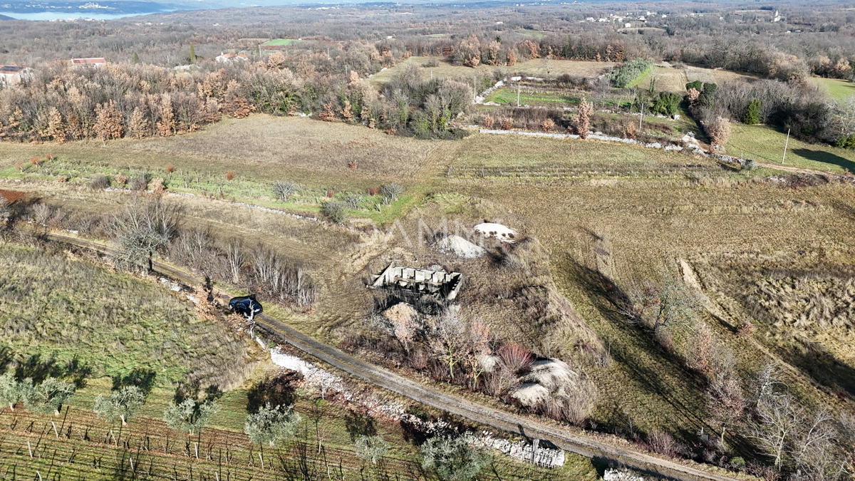 ISTRA, ŽMINJ - Izdvojeno gradbeno zemljišče 1255 m2