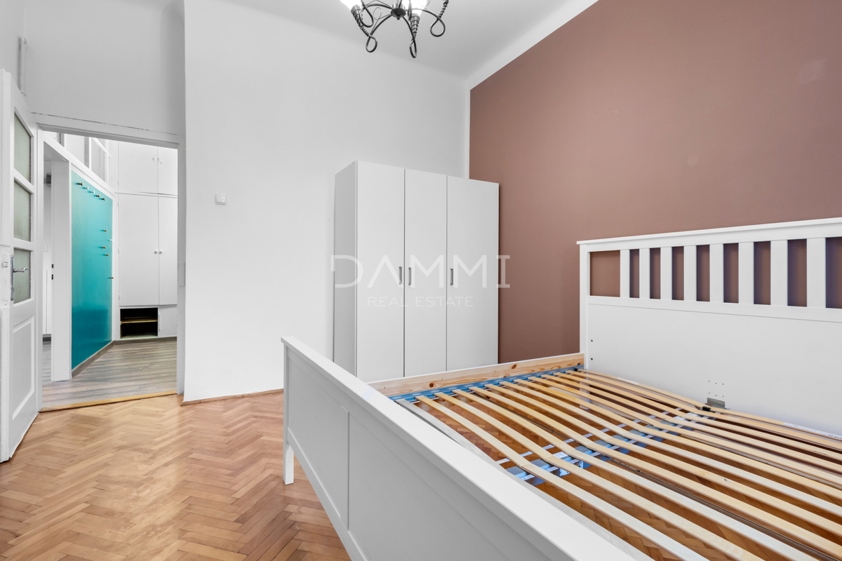 Istra, Pula, stanovanje v centru, 2 spalnici, urejena dokumentacija