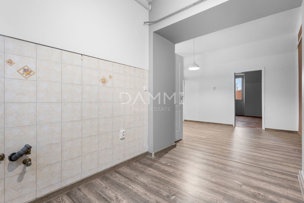 Istra, Pula, stanovanje v centru, 2 spalnici, urejena dokumentacija