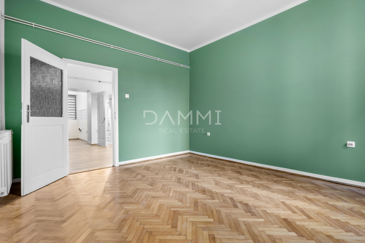 Istra, Pula, stanovanje v centru, 2 spalnici, urejena dokumentacija