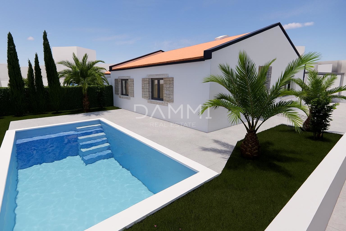 ISTRA, SVETI LOVREČ - PRIZEMLJENA HIŠA S BAZENOM V MIRNEM OKOLJU