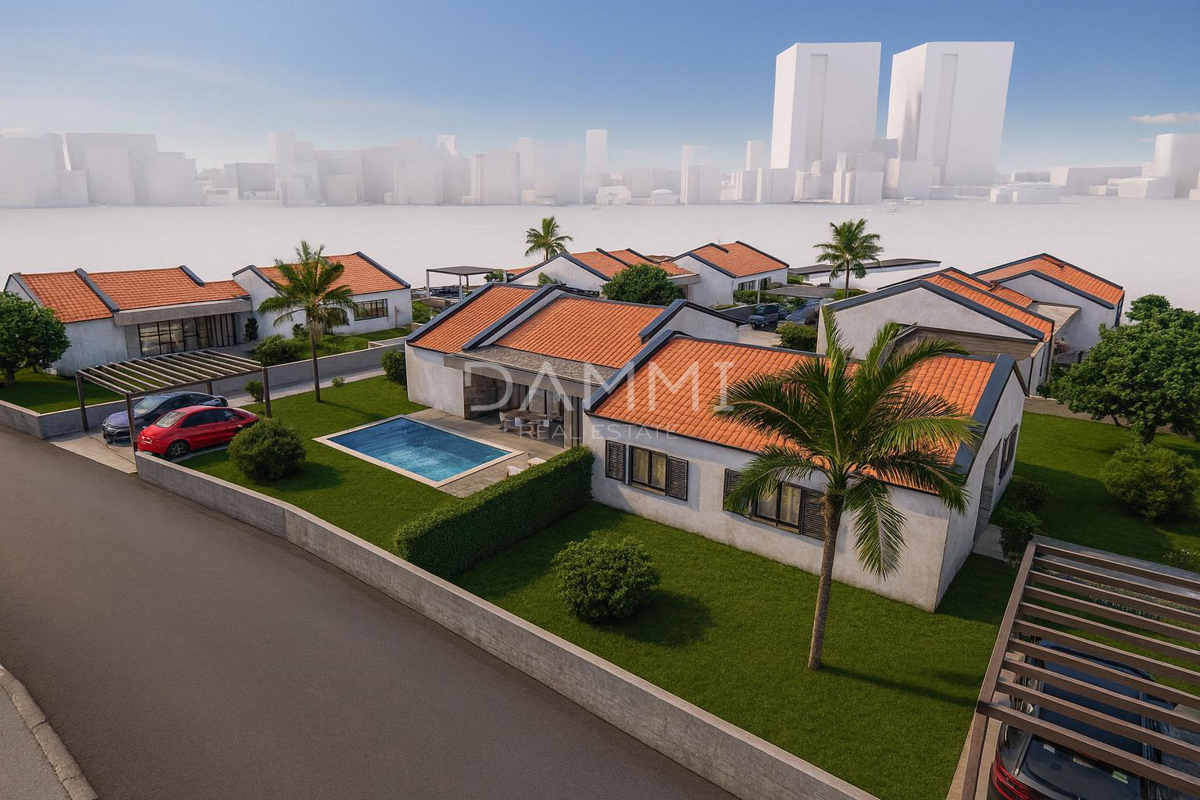 ISTRA, SVETI LOVREČ - PRIZEMLJENA HIŠA S BAZENOM V MIRNEM OKOLJU