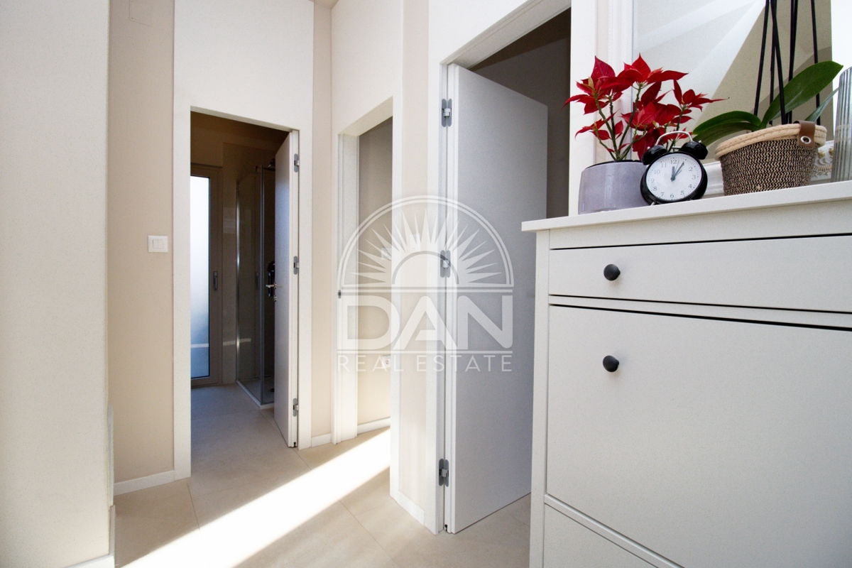 Funtana – Ekskluzivno! Moderna hiša v bližini morja, obdana z naravo