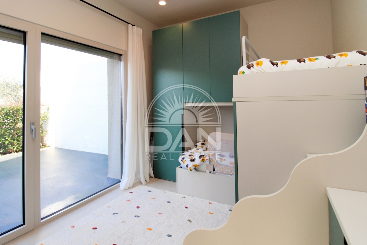 Funtana – Ekskluzivno! Moderna hiša v bližini morja, obdana z naravo