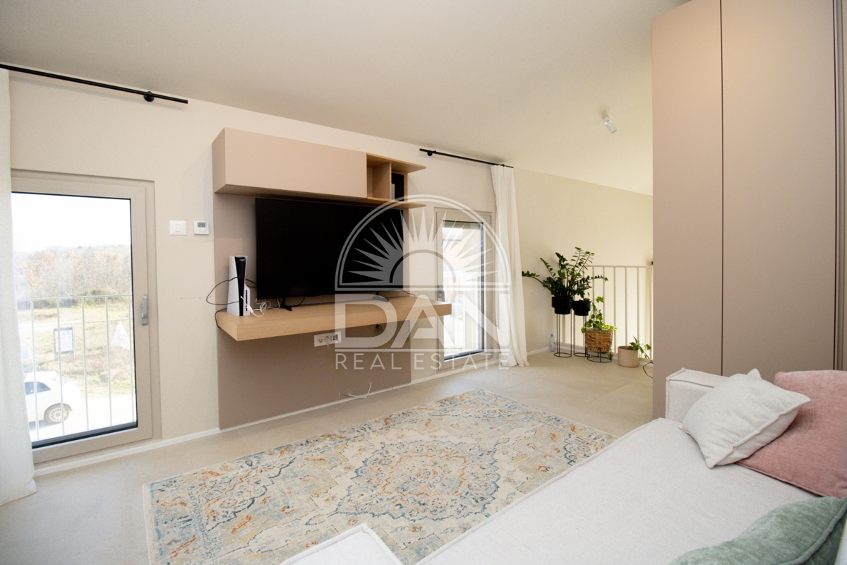 Funtana – Ekskluzivno! Moderna hiša v bližini morja, obdana z naravo