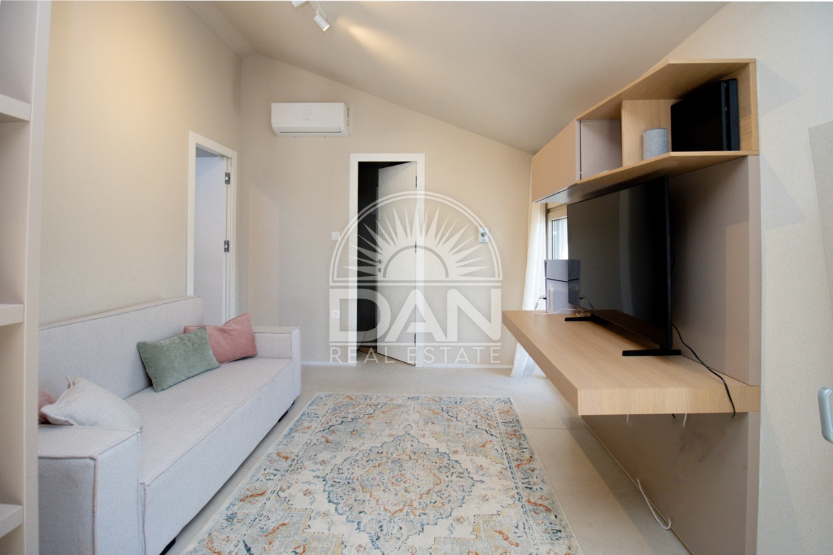 Funtana – Ekskluzivno! Moderna hiša v bližini morja, obdana z naravo