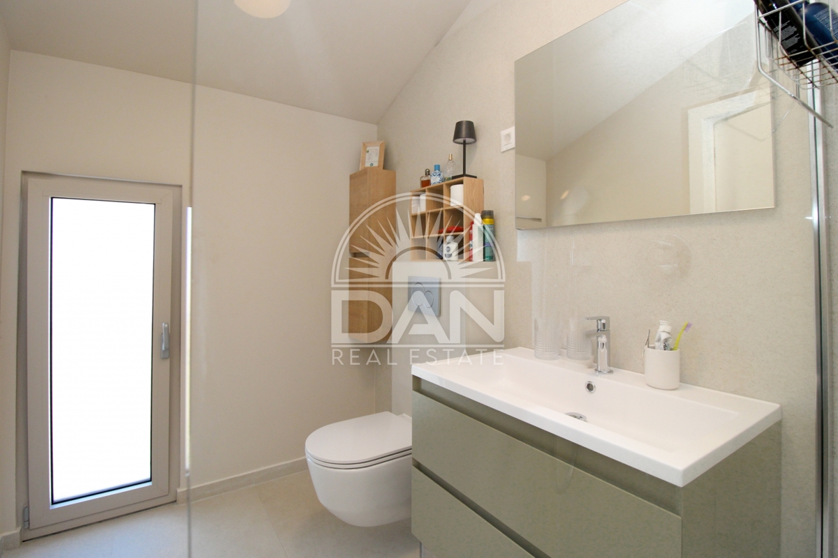 Funtana – Ekskluzivno! Moderna hiša v bližini morja, obdana z naravo