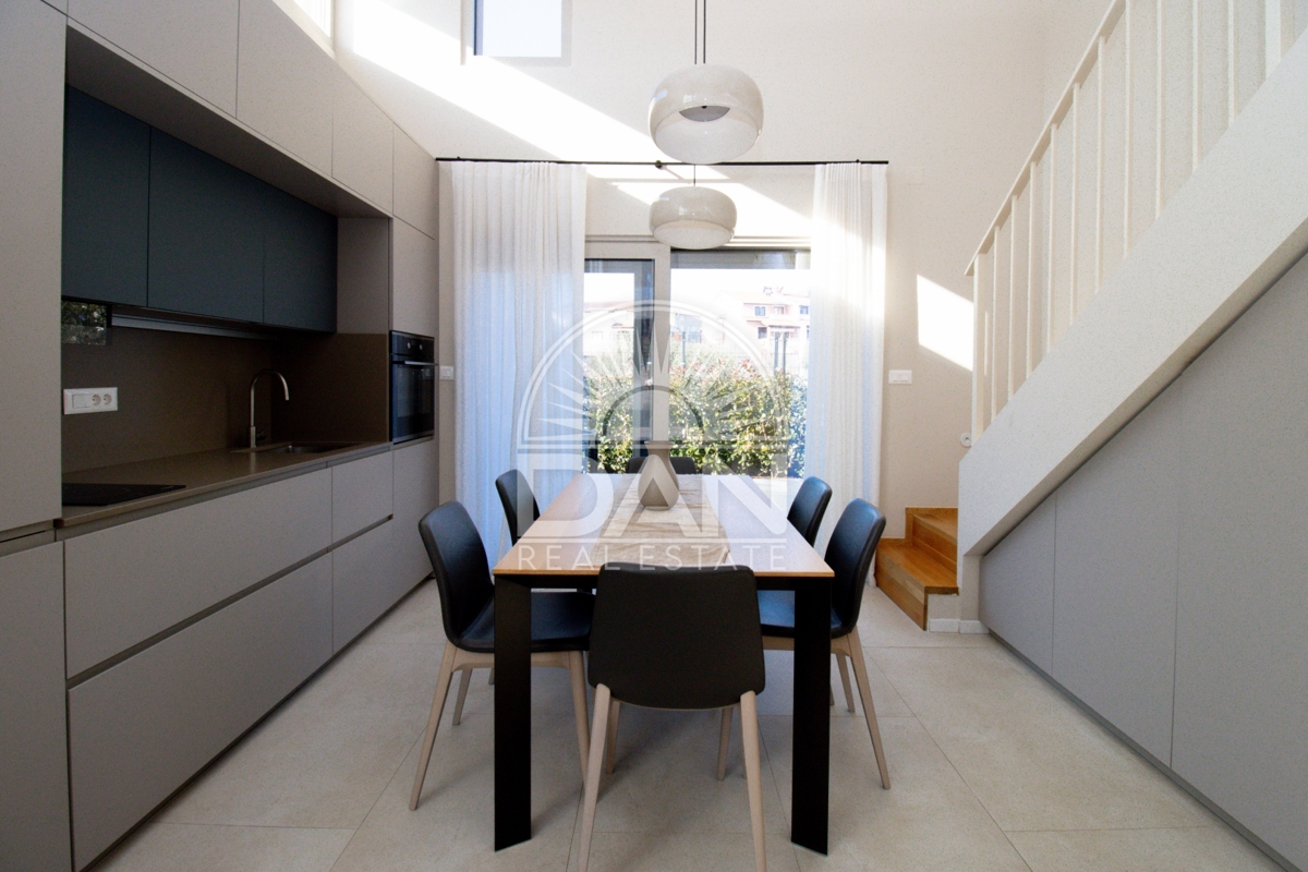 Funtana – Ekskluzivno! Moderna hiša v bližini morja, obdana z naravo