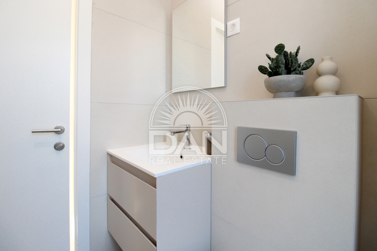 Funtana – Ekskluzivno! Moderna hiša v bližini morja, obdana z naravo