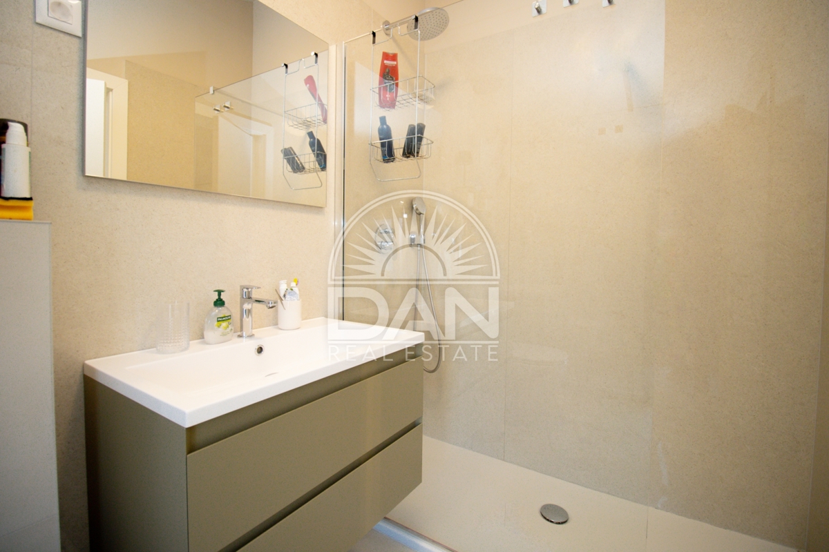 Funtana – Ekskluzivno! Moderna hiša v bližini morja, obdana z naravo