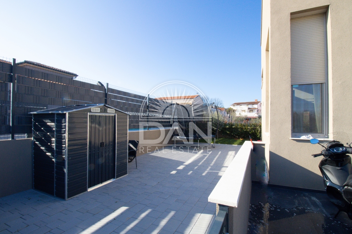 Funtana – Ekskluzivno! Moderna hiša v bližini morja, obdana z naravo