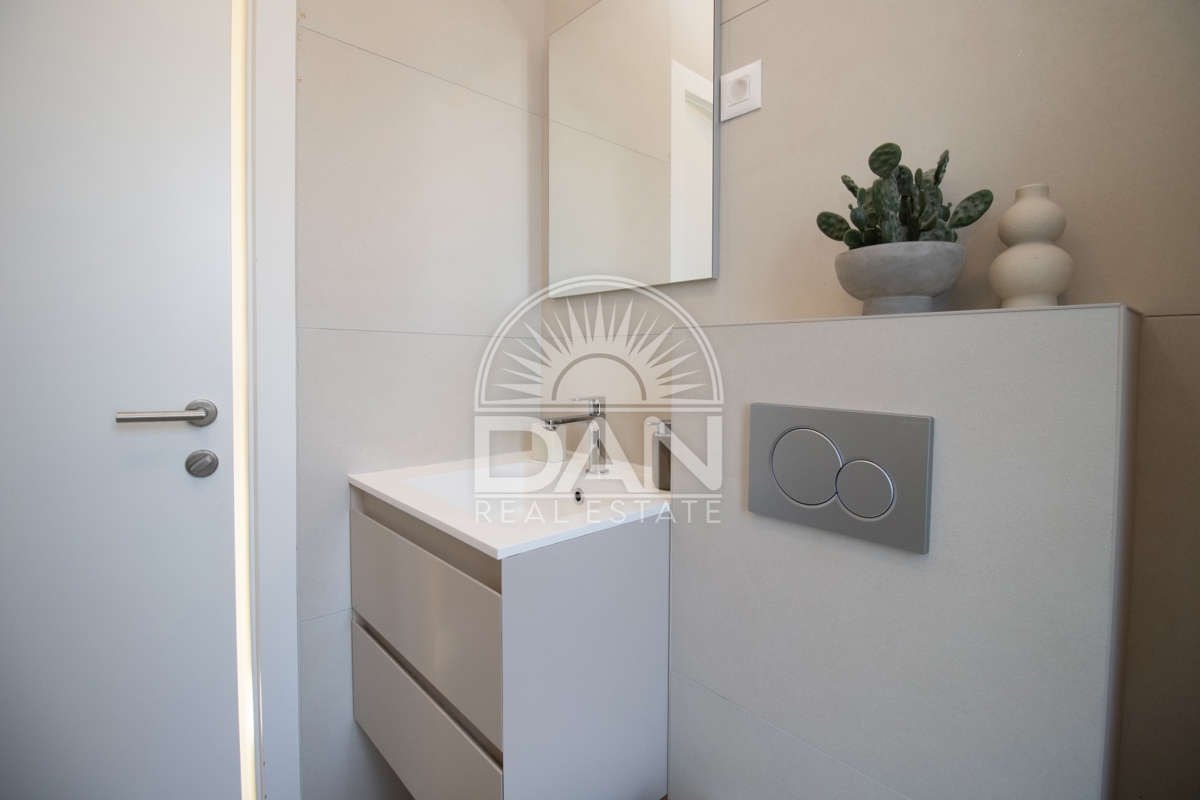 Funtana – Ekskluzivno! Moderna hiša v bližini morja, obdana z naravo