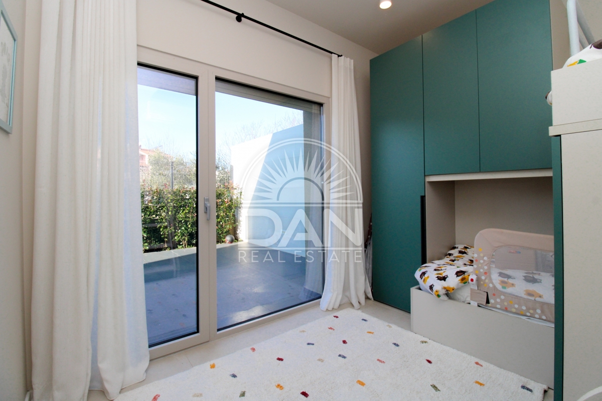 Funtana – Ekskluzivno! Moderna hiša v bližini morja, obdana z naravo