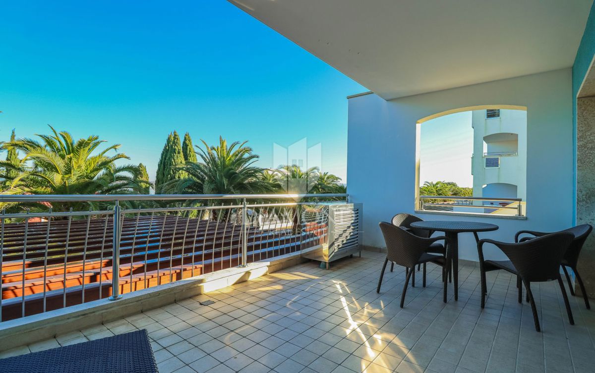 Umag, Crveni vrh! Odličen apartma 100 m od morja!