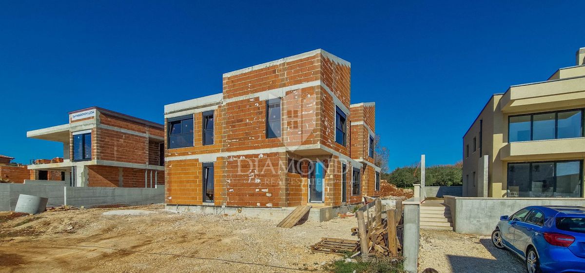 Hiša Novigrad, 200.000m2