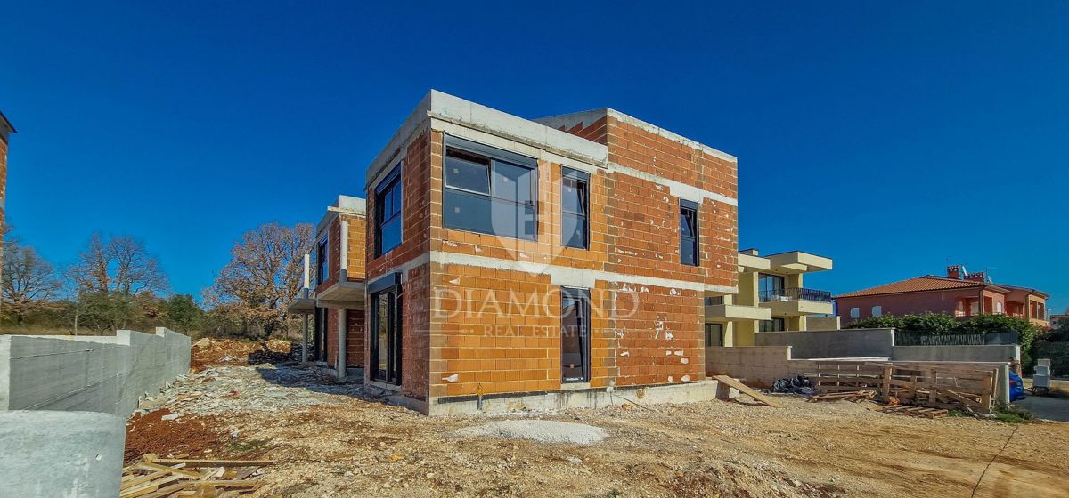 Hiša Novigrad, 200.000m2