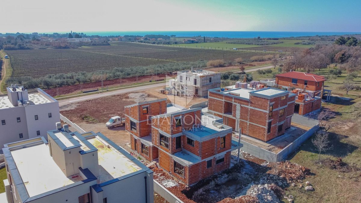 Hiša Novigrad, 200.000m2