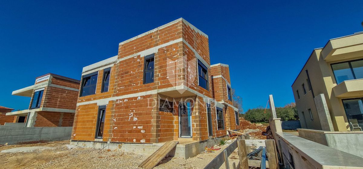 Hiša Novigrad, 200.000m2