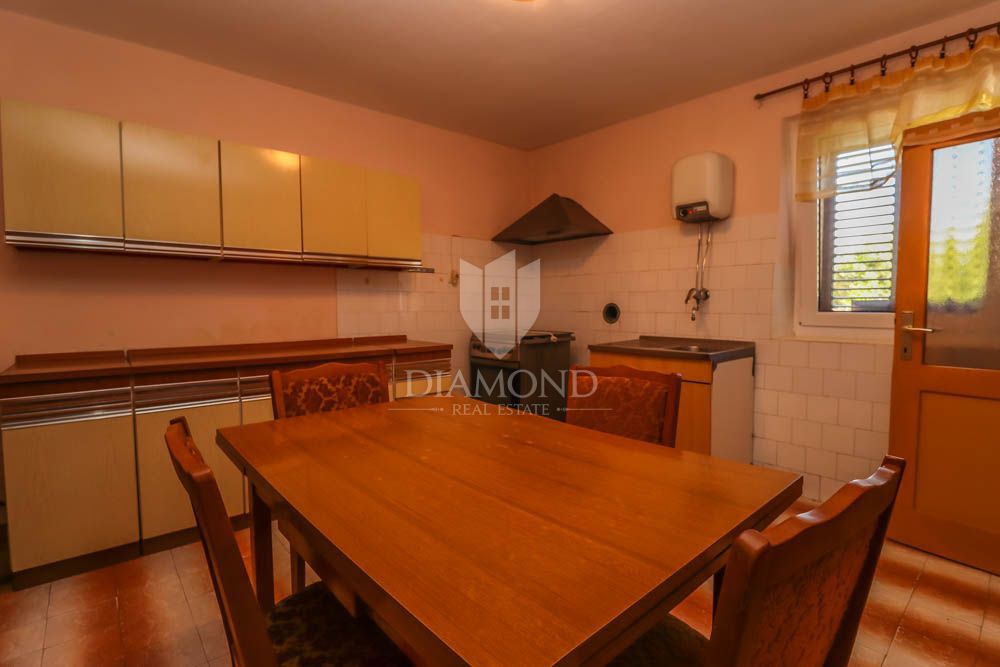 Priložnost za prenovo v bližini morja, okolica Medulina