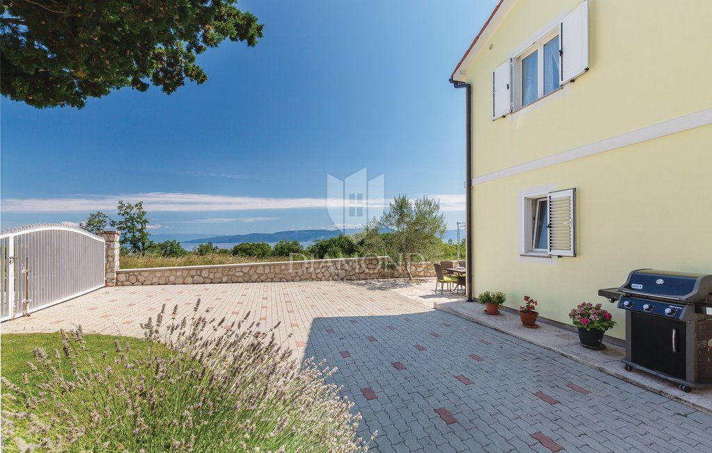 Labin, okolica, lepa hiša s pogledom na morje