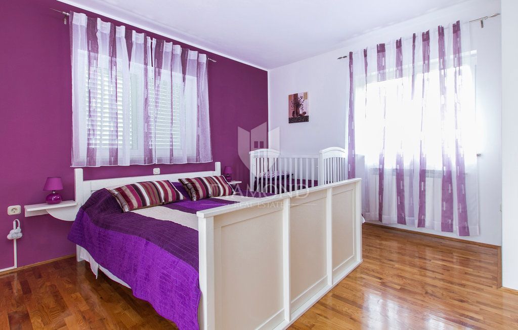 Labin, okolica, lepa hiša s pogledom na morje