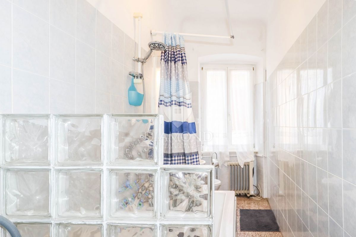 Rovinj, apartma, prva vrsta do morja!