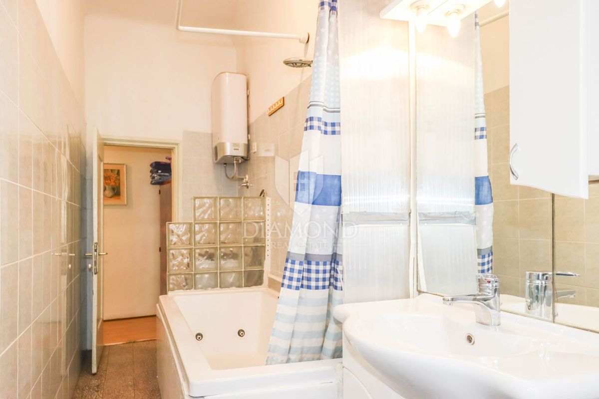 Rovinj, apartma, prva vrsta do morja!