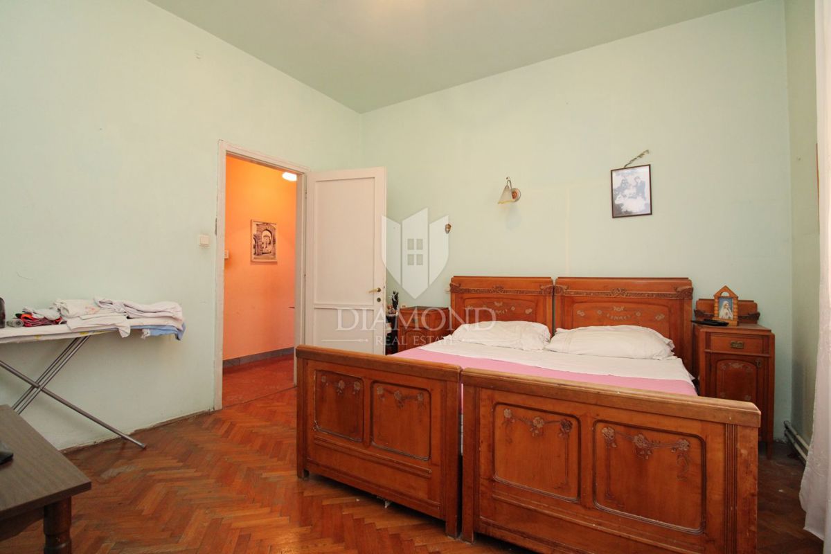 Rijeka, prostorno stanovanje v samem centru mesta
