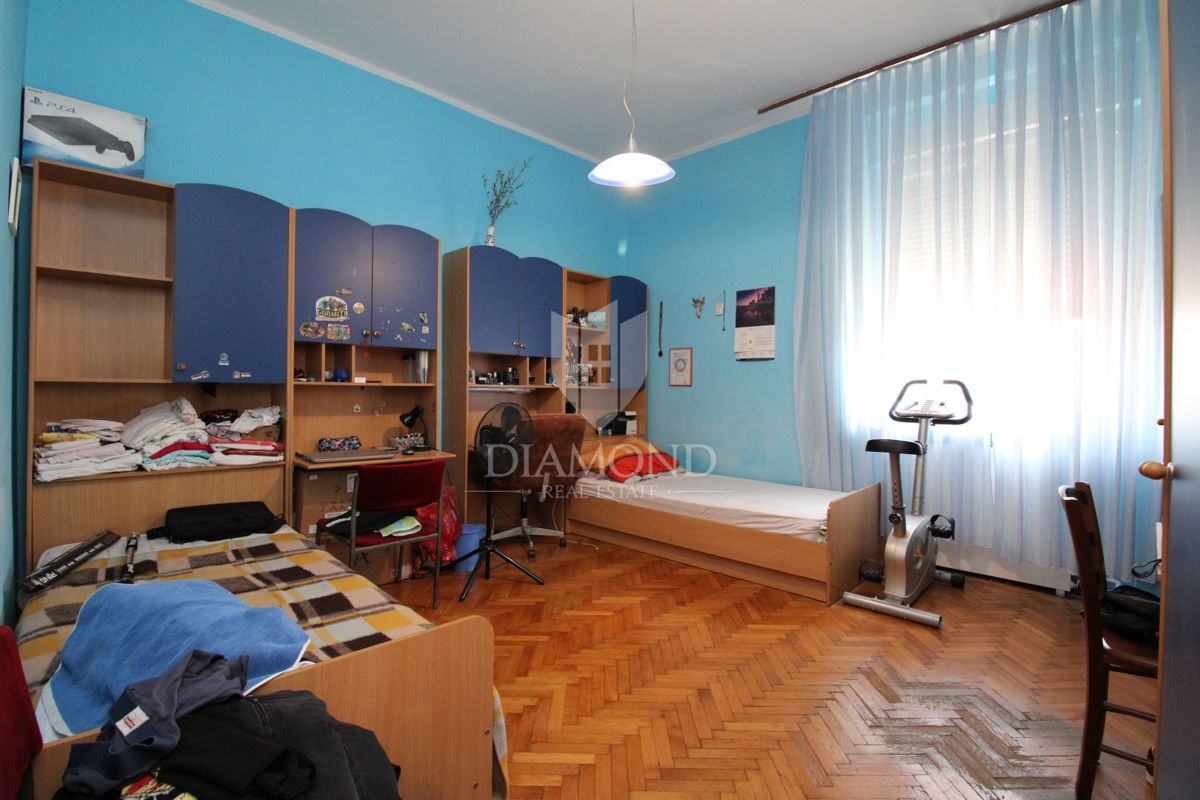 Rijeka, prostorno stanovanje v samem centru mesta
