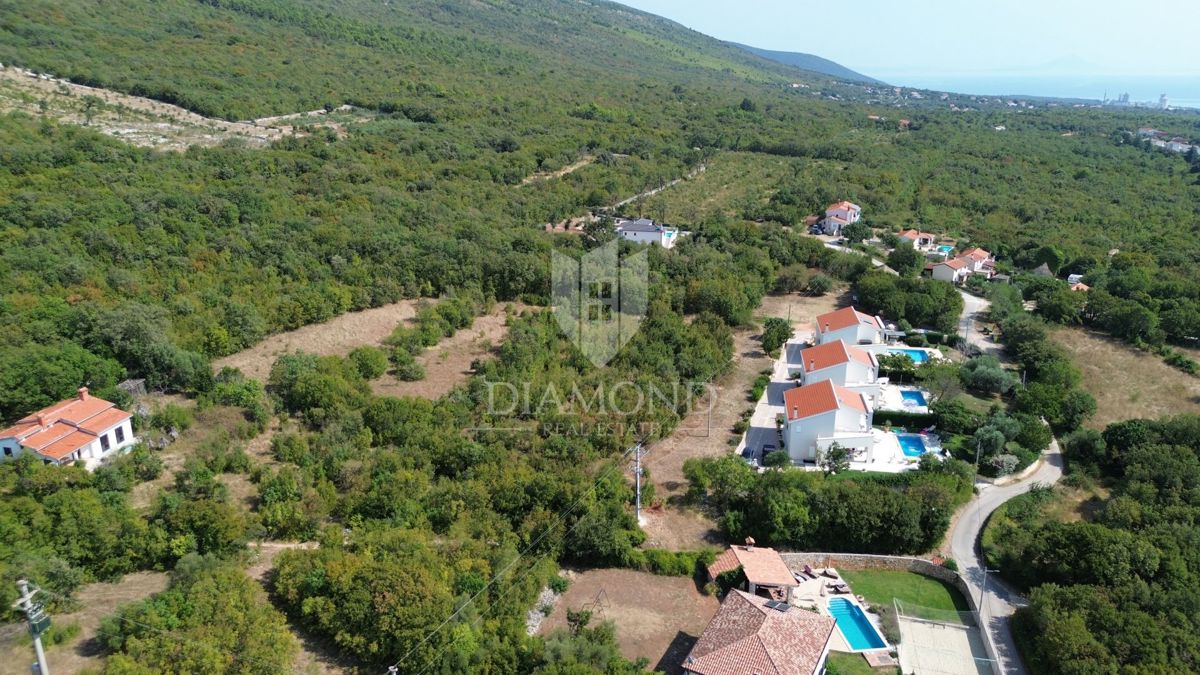 Labin, okolica, zazidljivo zemljišče