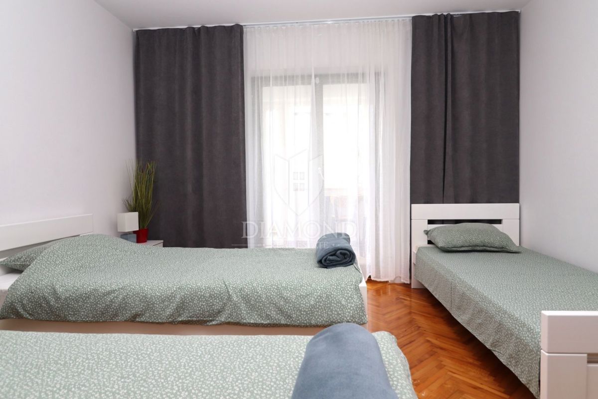 Prostran dvoetažni stan v Poreču