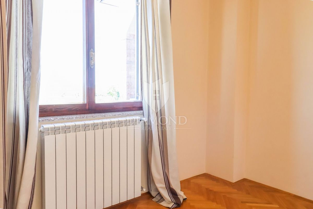 Brtonigla, stanovanje na 1. nadstropju s pogledom na morje!