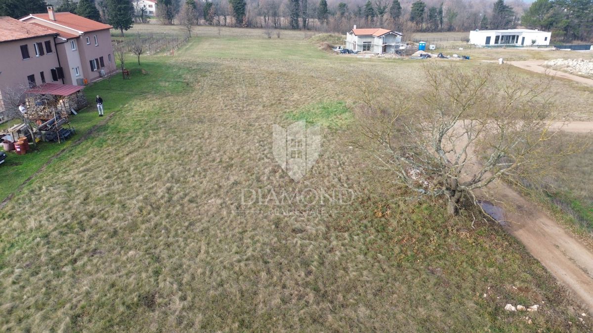 Zemljišče Kršan, 801m2