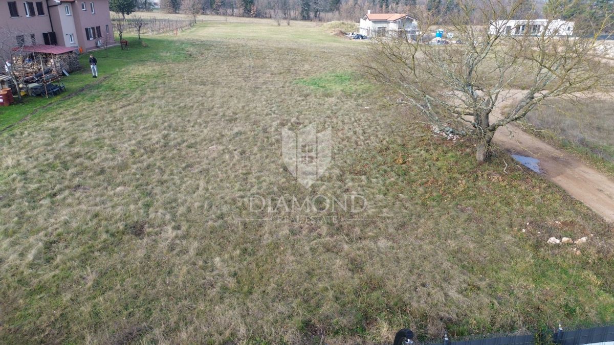 Zemljišče Kršan, 801m2